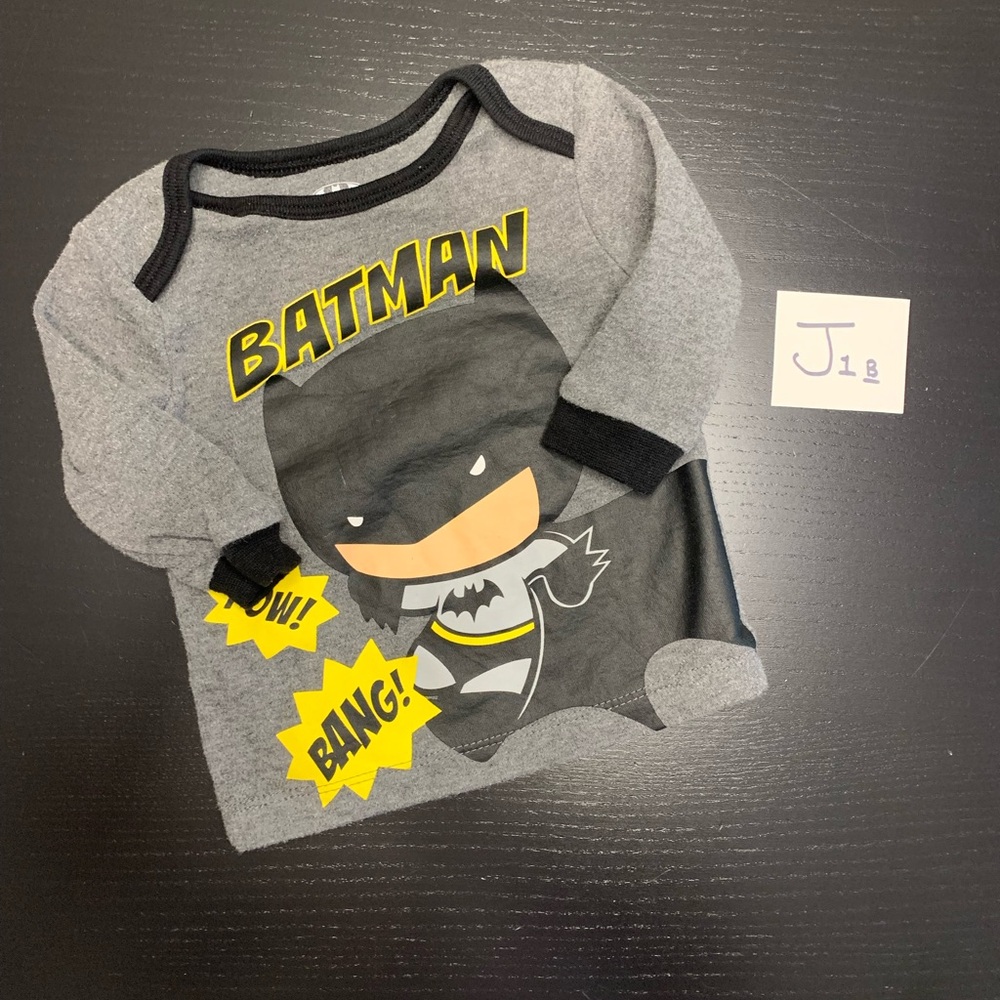 ⭐️4/$5.00⭐️ DC Batman 3-6m Long Sleeve T-Shirt
